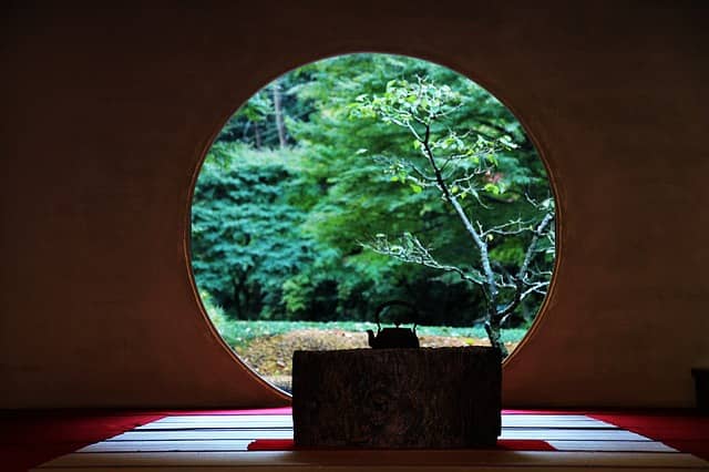Té, puerta y jardín en Japón